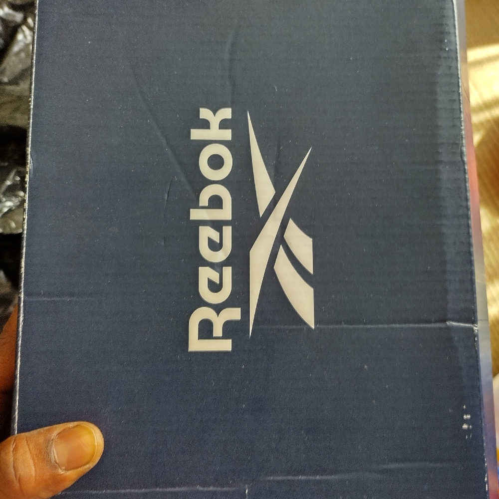 Reebok Classics Size 8 (Women)